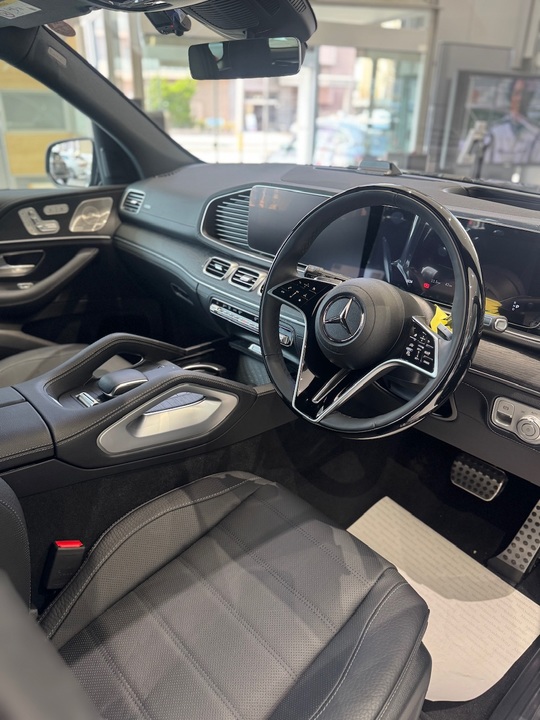 展示車のご案内💁🏼‍♀️<GLS450d 4MATIC