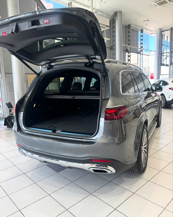 展示車のご案内💁🏼‍♀️<GLS450d 4MATIC