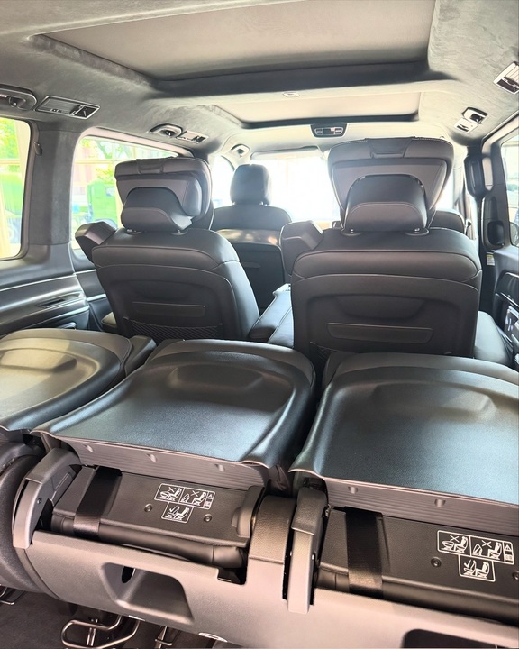 展示車のご案内💁🏼‍♀️<V220d EXCLUSIVE long Platinum Suite