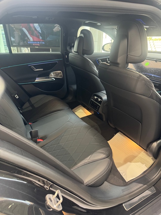 	展示車のご案内💁🏼‍♀️<E220d 4MATIC All-Terrain