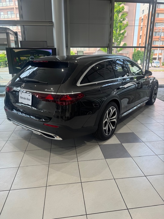 	展示車のご案内💁🏼‍♀️<E220d 4MATIC All-Terrain