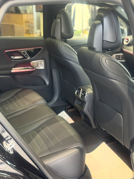 展示車のご案内💁🏼‍♀️＜GLC220d 4MATIC