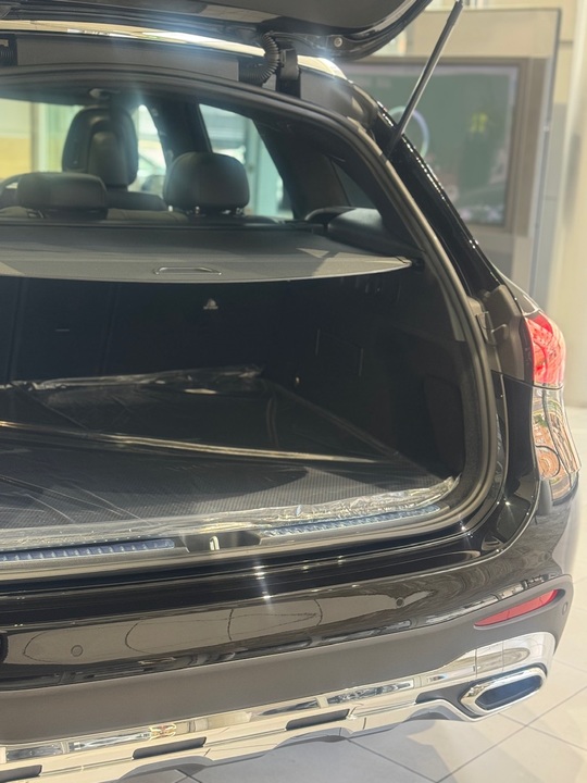 展示車のご案内💁🏼‍♀️＜GLC220d 4MATIC