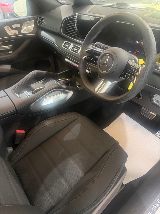 展示車のご案内💁🏼‍♀️＜GLS450d 4MATIC 