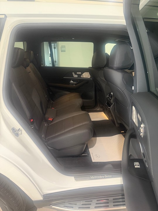 展示車のご案内💁🏼‍♀️＜GLS450d 4MATIC 