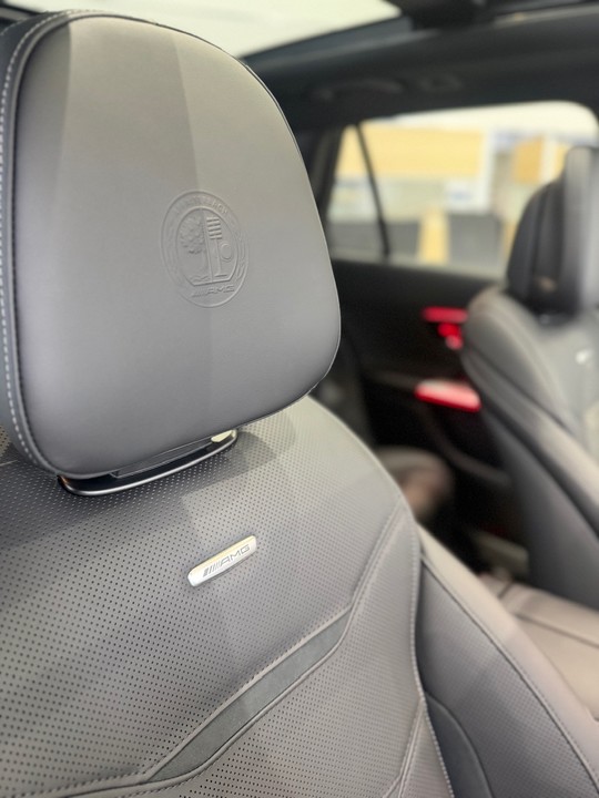 展示車のご案内💁🏼‍♀️＜Mercedes-AMG GLC43 4MATIC