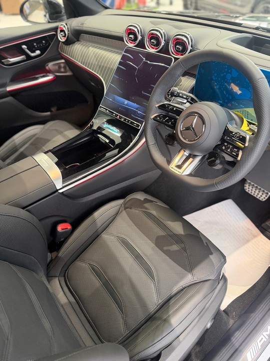 展示車のご案内💁🏼‍♀️＜Mercedes-AMG GLC43 4MATIC