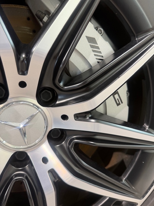 展示車のご案内💁🏼‍♀️＜Mercedes-AMG GLA35 4MATIC