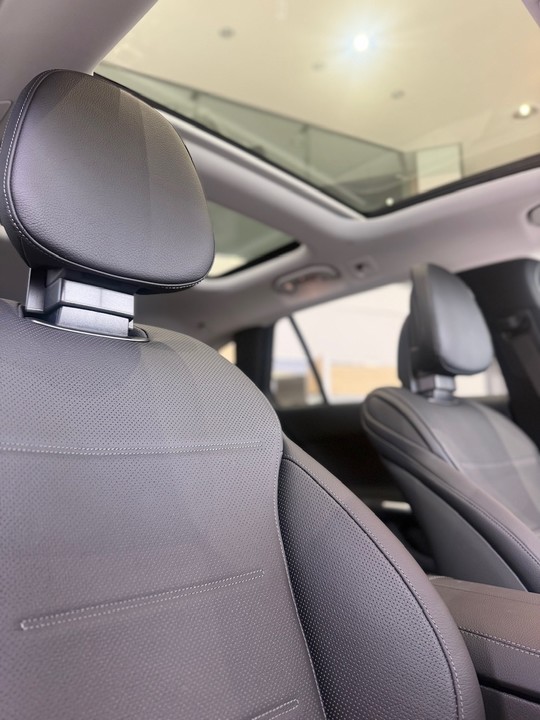 展示車のご案内💁🏼‍♀️＜C220d 4MATIC All-Terrain