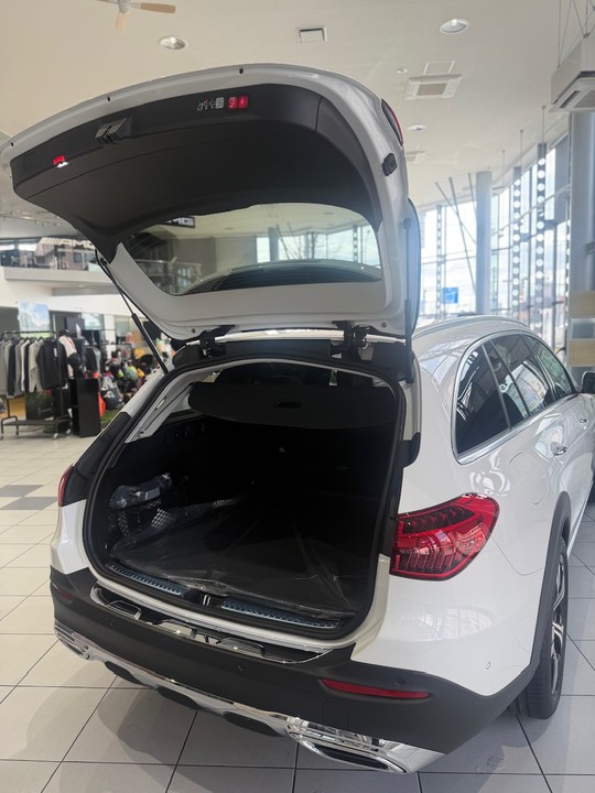 展示車のご案内💁🏼‍♀️＜C220d 4MATIC All-Terrain