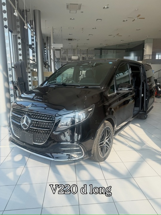 展示車のご案内💁🏼‍♀️＜V220d long