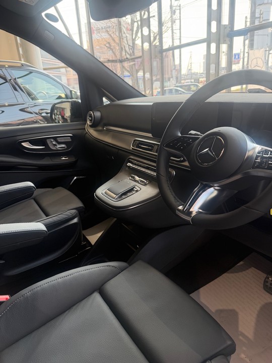 展示車のご案内💁🏼‍♀️＜V220d long