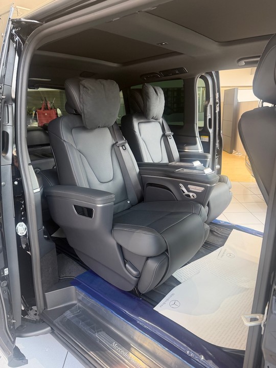 展示車のご案内💁🏼‍♀️＜V220d long