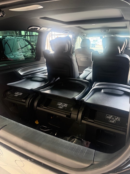 展示車のご案内💁🏼‍♀️＜V220d long