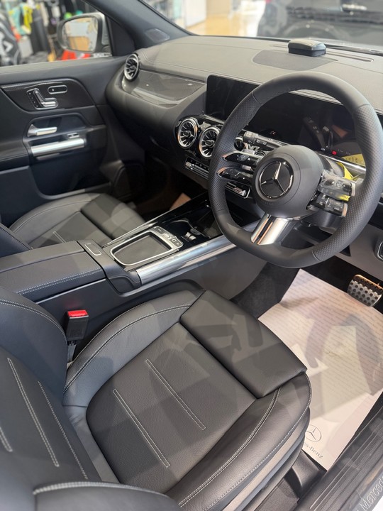 展示車のご案内💁🏼‍♀️＜GLA200d 4MATIC Urban Stars