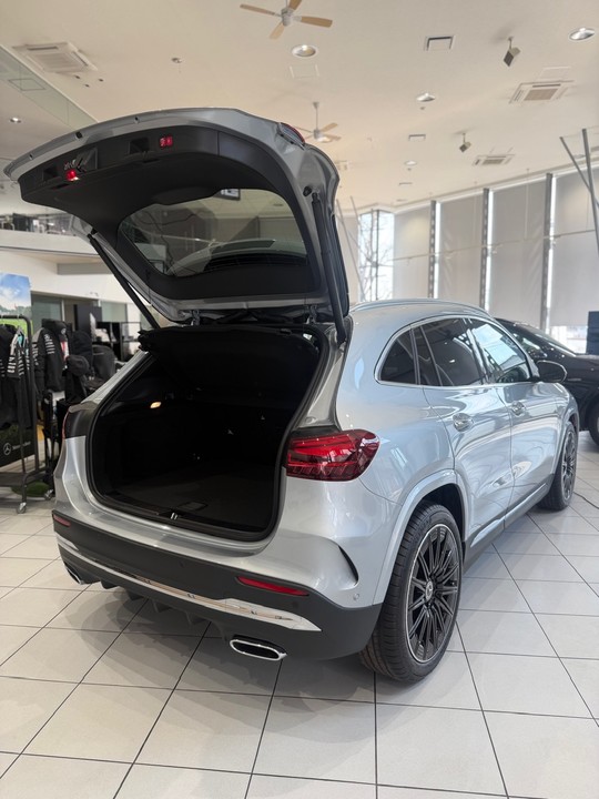 展示車のご案内💁🏼‍♀️＜GLA200d 4MATIC Urban Stars