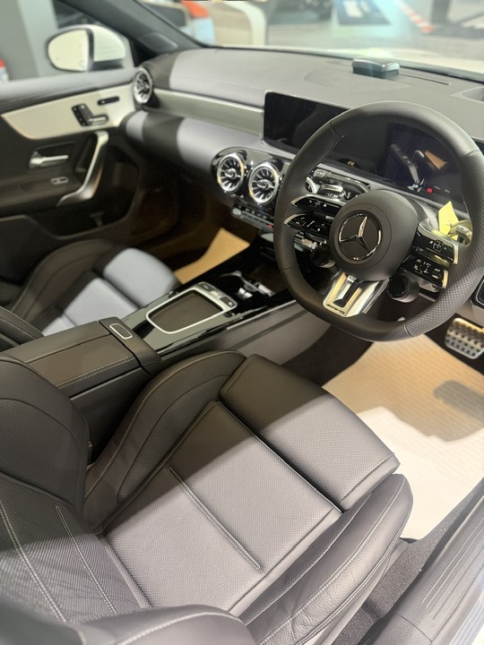 展示車のご案内💁🏼‍♀️<Mercedes-AMG A35 4MATIC