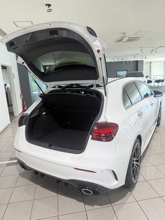 展示車のご案内💁🏼‍♀️<Mercedes-AMG A35 4MATIC