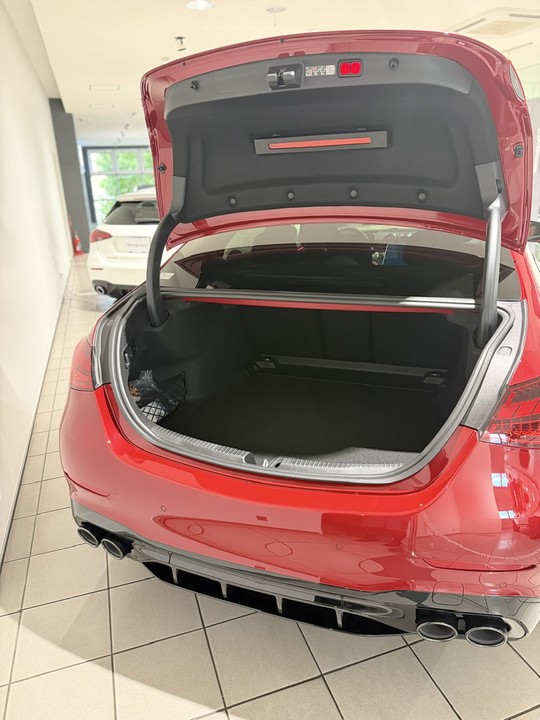 展示車のご案内💁🏼♀️<Mercedes-AMG C43 4MATIC