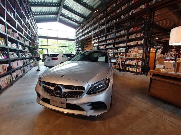 TSUTAYA×Mercedes